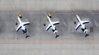 Airplanes in a line